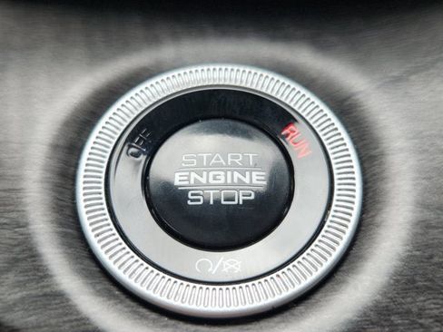 Used 2024 Jeep Grand Cherokee Limited image 25