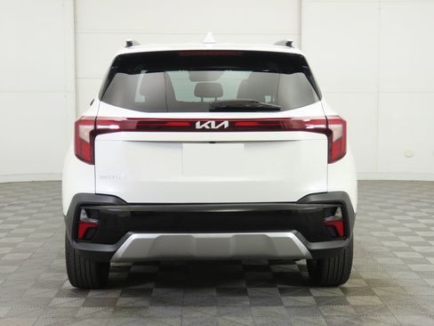Used 2024 Kia Seltos S image 6