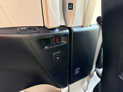 Used 2023 Chrysler Pacifica Limited w/ Uconnect Theater Family Group AWD/4WD image 17