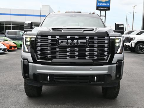 Used 2025 GMC Sierra 2500 Denali Ultimate w/ Max Trailering Package AWD/4WD image 15