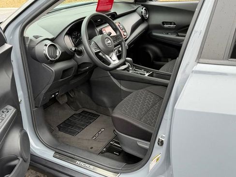 Certified 2023 Nissan Kicks SV w/ Interior Electronics Package image 11
