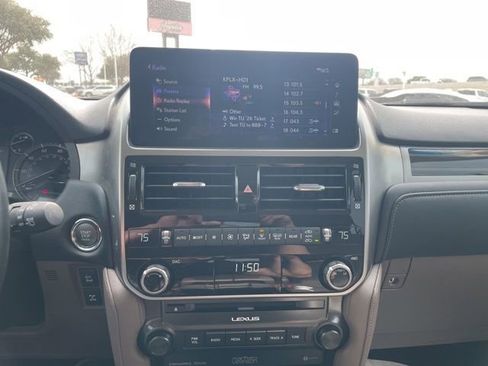 Used 2023 Lexus GX 460 Premium w/ Accessory Package image 11