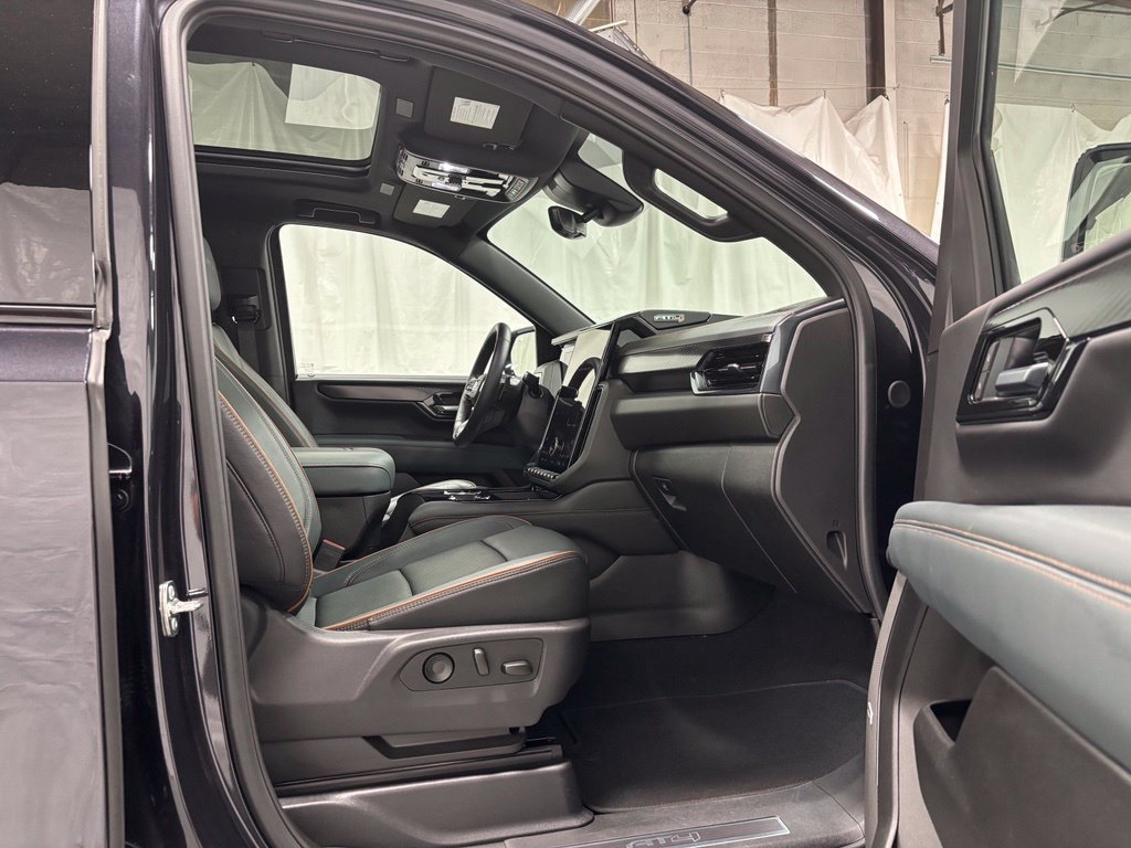 Used 2026 GMC Yukon XL AT4 w/ AT4 Premium Package AWD/4WD image 62