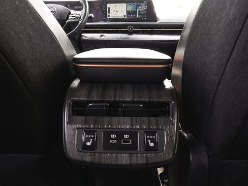 Used 2023 Nissan Ariya AWD image 42