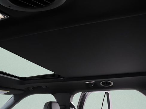 Used 2023 Ford Explorer ST-Line w/ Class IV Trailer Tow Package image 9