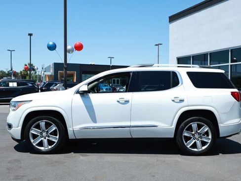 Used 2017 GMC Acadia Denali w/ Technology Package AWD/4WD image 9
