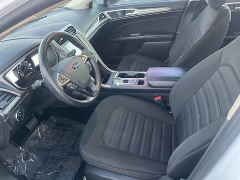 Used 2020 Ford Fusion SE image 11