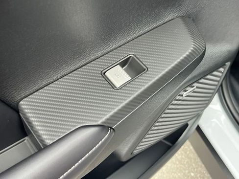 New 2026 Mitsubishi Outlander LE FWD image 25