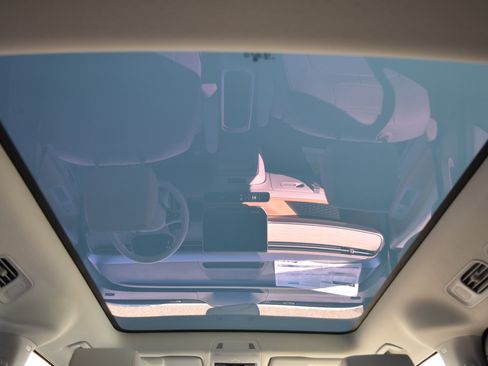 New 2025 Volkswagen ID. Buzz 1st Edition image 21