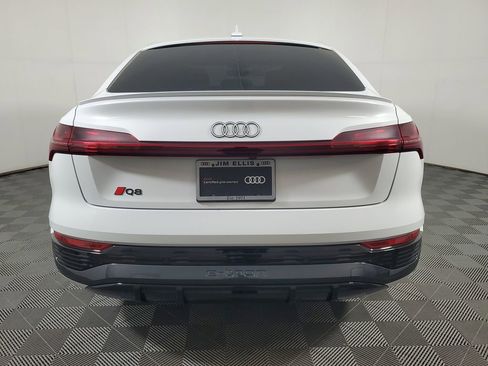 Used 2024 Audi Q8 e-tron Premium Plus w/ Premium Plus Package AWD/4WD image 5