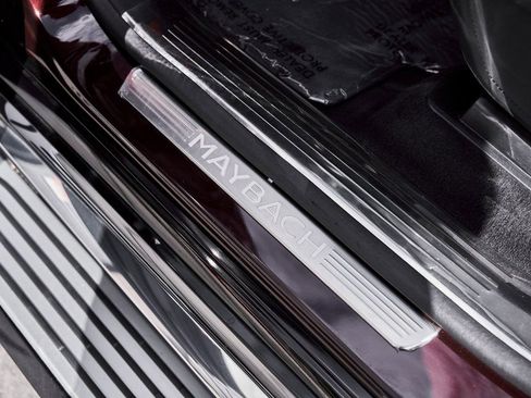 Used 2024 Mercedes-Benz Maybach GLS 600 4MATIC image 39