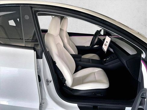 Used 2025 Tesla Model 3 Long Range RWD image 9