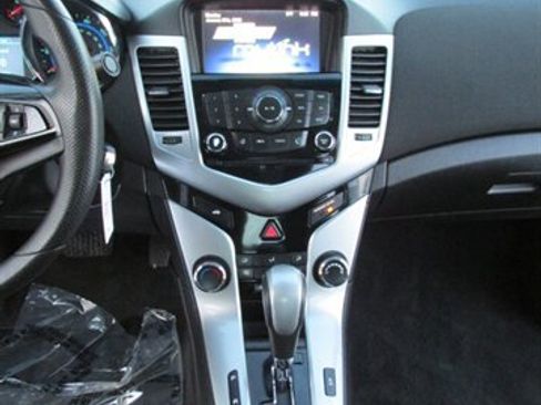 Used 2016 Chevrolet Cruze LT w/ Sun And Sound Package FWD image 21