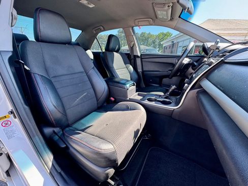Used 2017 Toyota Camry SE w/ Protection Package (Q2) FWD image 12
