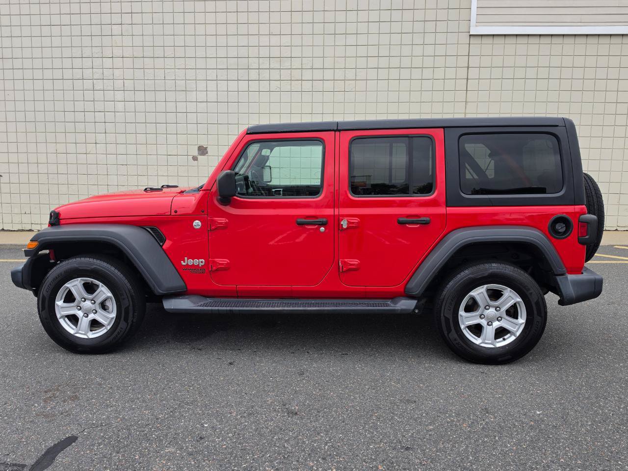 Used 2021 Jeep Wrangler Unlimited Sport AWD/4WD image 4