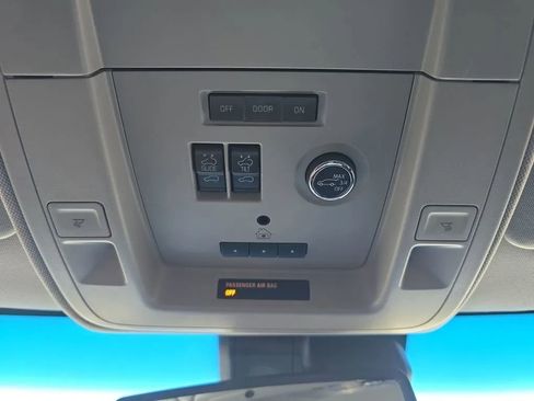 Used 2020 GMC Yukon XL Denali w/ Denali Premium Package image 46