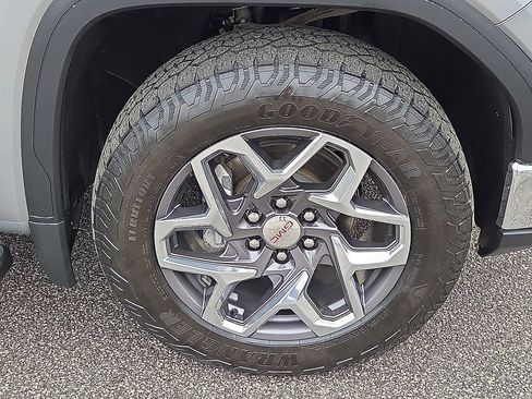 Used 2023 GMC Sierra 1500 SLT w/ SLT Convenience Package image 7