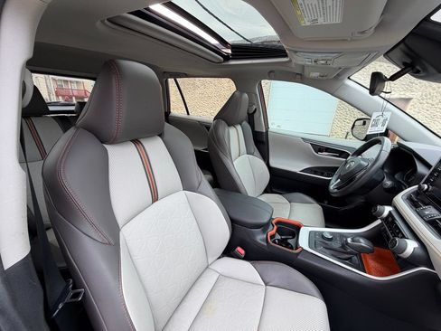 Used 2020 Toyota RAV4 Adventure w/ Convenience Package AWD/4WD image 24