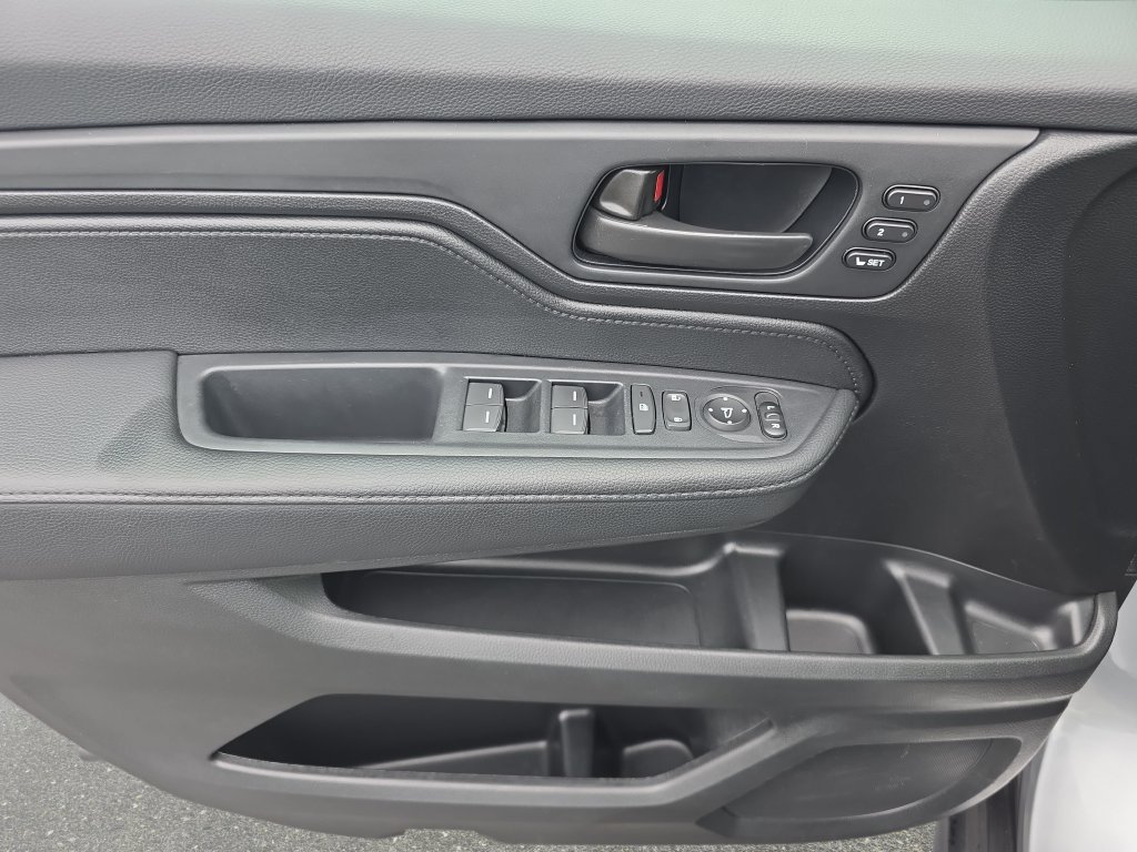 Used 2025 Honda Odyssey EX-L image 25