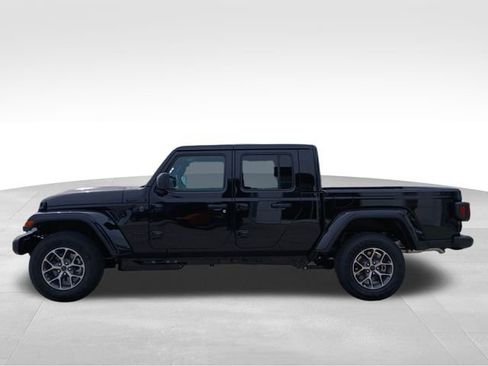 New 2026 Jeep Gladiator Sport AWD/4WD image 2