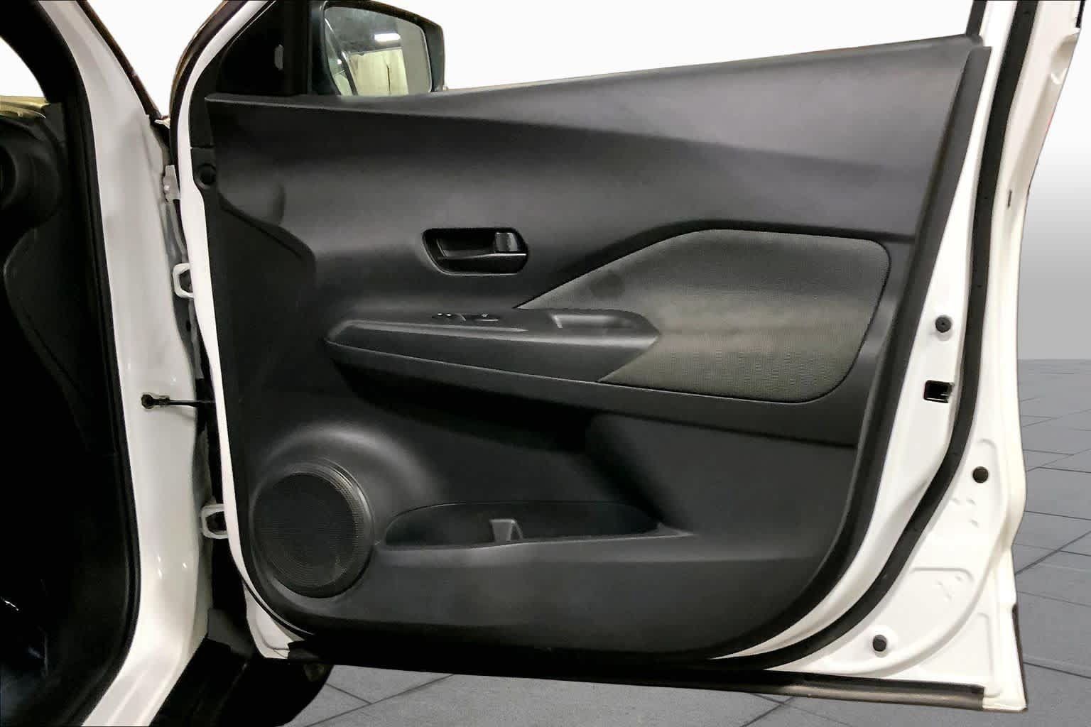 Used 2020 Nissan Kicks S FWD image 23