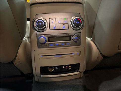 Used 2012 Hyundai Veracruz Limited w/ Entertainment Pkg image 22