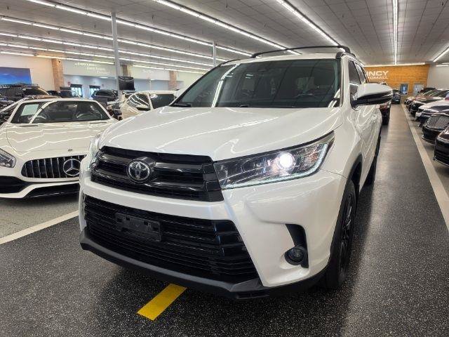 Used 2019 Toyota Highlander SE AWD/4WD image 2