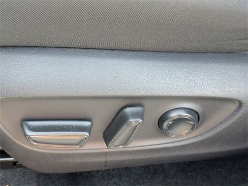 Used 2025 Toyota RAV4 XLE image 23