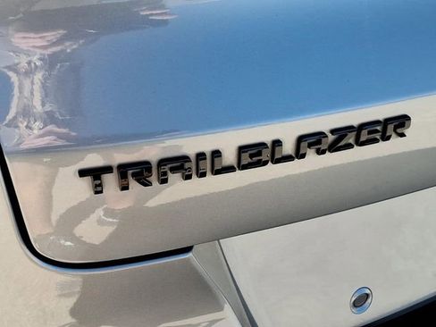 Used 2024 Chevrolet TrailBlazer RS w/ Driver Confidence Package image 11