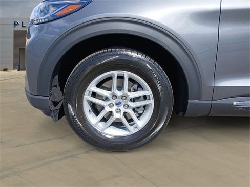 New 2025 Ford Explorer Active image 14