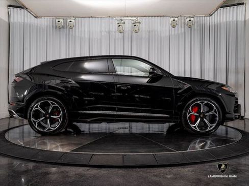 Used 2019 Lamborghini Urus AWD/4WD image 15