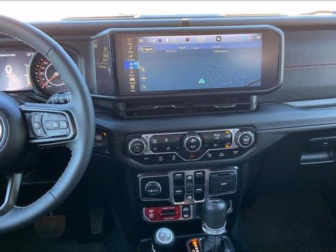 Certified 2025 Jeep Wrangler Unlimited Rubicon image 6