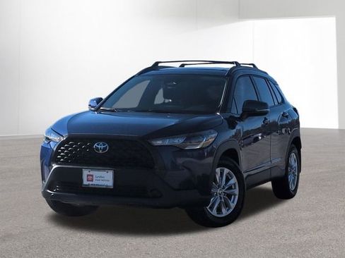Certified 2023 Toyota Corolla Cross LE image 1