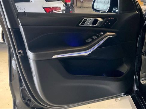 Used 2024 BMW X7 xDrive40i w/ M Sport Package image 19