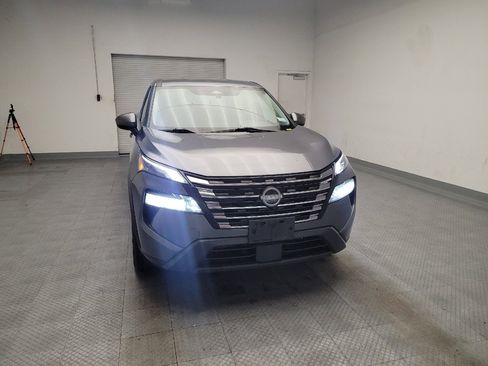 Used 2024 Nissan Rogue SV FWD image 14