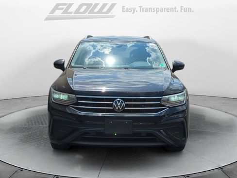 Used 2022 Volkswagen Tiguan SE AWD/4WD image 3