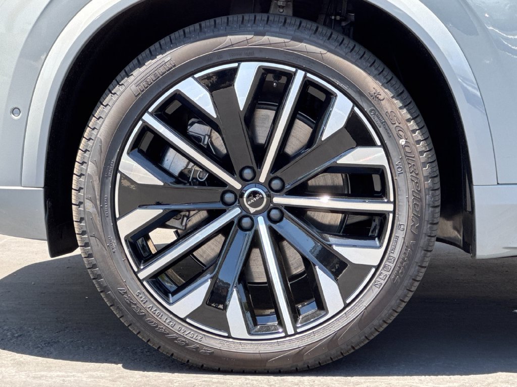 New 2026 Volvo XC90 T8 Plus AWD/4WD image 26