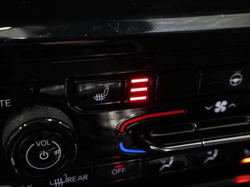 Used 2025 Jeep Grand Cherokee L Altitude image 5