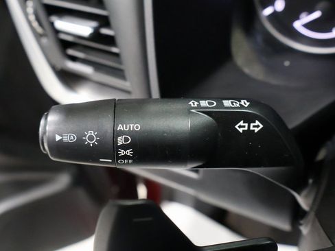 Used 2023 Nissan Rogue SV w/ SV Premium B Package image 41