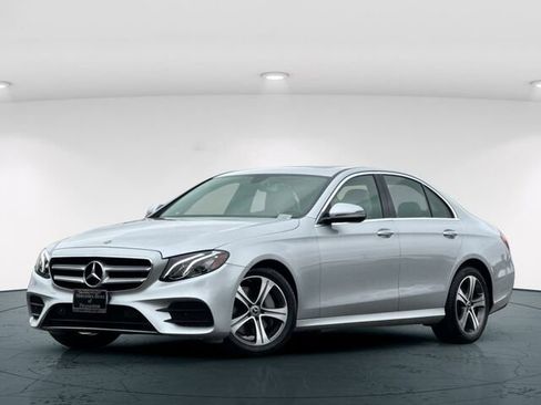 Used 2020 Mercedes-Benz E 350 Sedan image 2