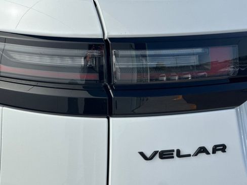 Certified 2025 Land Rover Range Rover Velar Dynamic SE AWD/4WD image 34