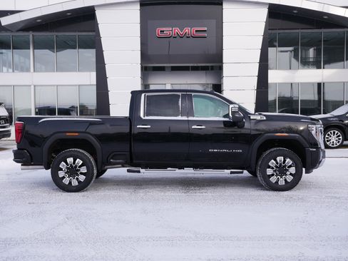 New 2026 GMC Sierra 2500 Denali w/ Denali Reserve Package image 2