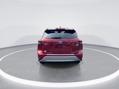 Used 2021 Toyota Highlander Platinum FWD image 8