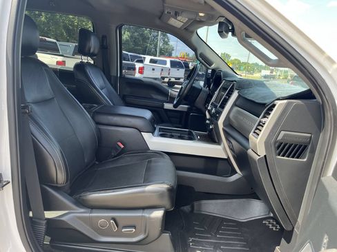 Used 2019 Ford F250 Lariat w/ Lariat Ultimate Package AWD/4WD image 26