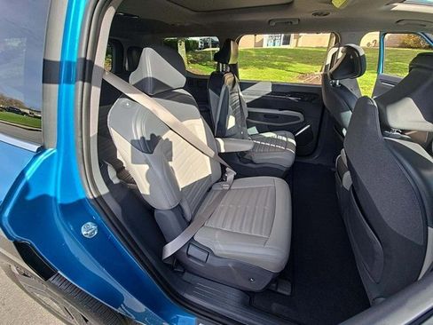 Used 2024 Kia EV9 Land image 5