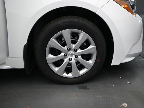 Used 2026 Toyota Corolla LE image 15