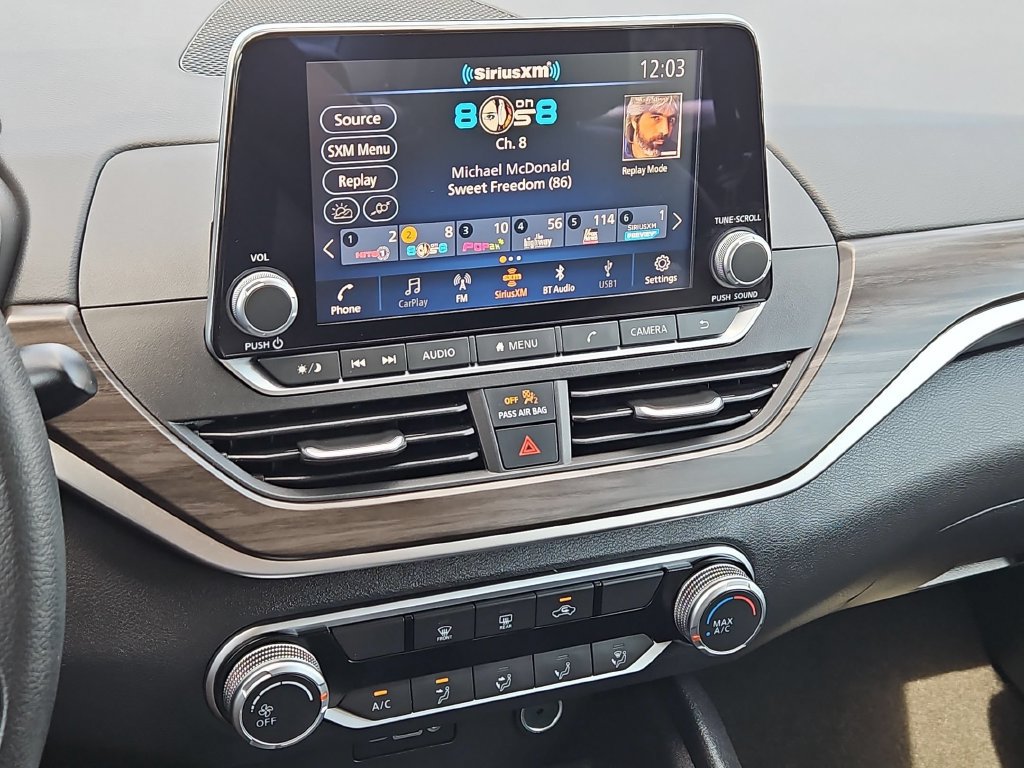 Used 2025 Nissan Altima 2.5 SV FWD image 19