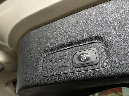 Used 2015 Lincoln MKC FWD w/ Equipment Group 101A Select image 30