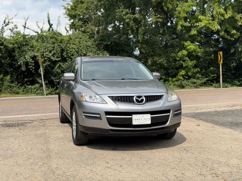 Used 2009 MAZDA CX-9 Touring w/ Moonroof & Bose Audio Pkg FWD image 8