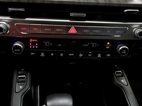 Used 2023 Kia Telluride EX w/ EX Captain's Chair Package FWD image 36